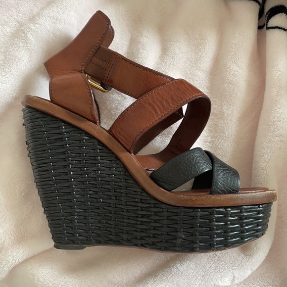 Louis Vuitton Wedge Sandals size 37 - Picture 4 of 12
